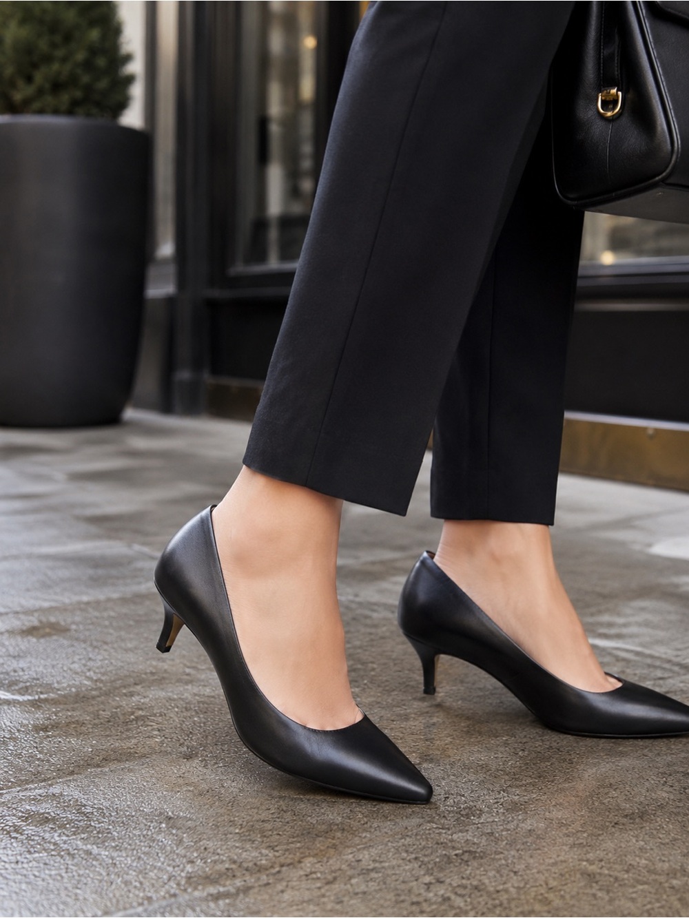 Sam Edelman Women's Black Leather Pointy Kitten Heel Pumps 7.5 NEW